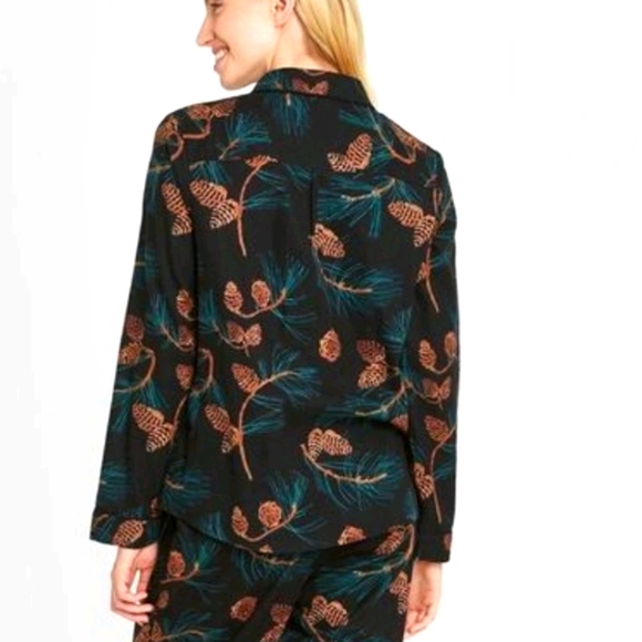 Women's pine cone flannel notch collar pj's top - Picture 2 of 3